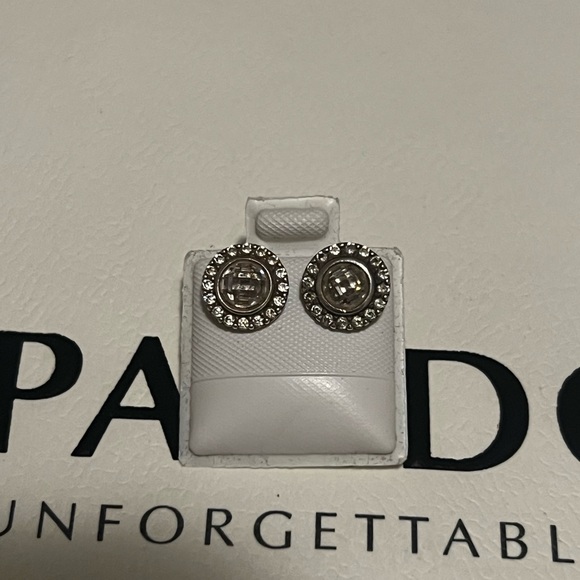 PANDORA Earring Studs “Brilliant Legacy” - Picture 3 of 10